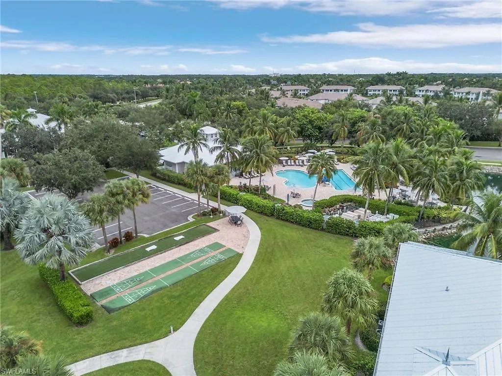 Spacious 2 Bedroom Lely Fl