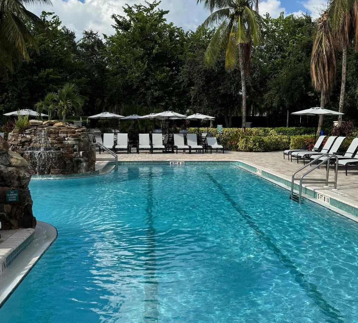 Spacious 2 Bedroom Lely Fl * North Naples