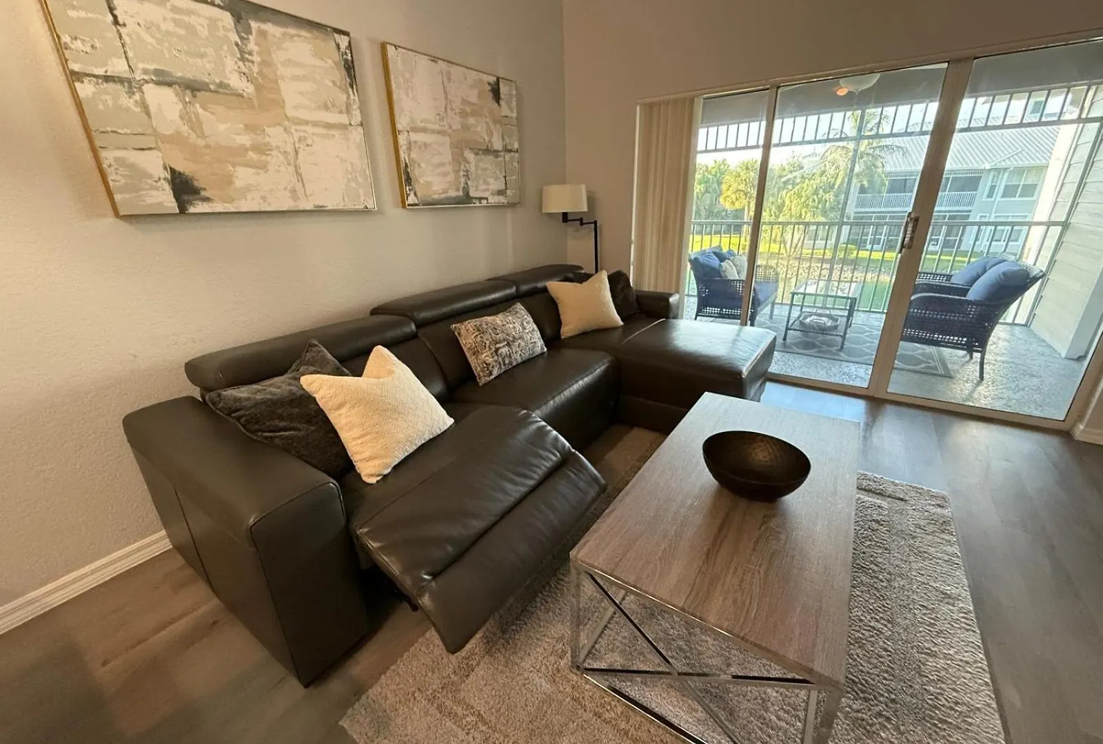 Spacious 2 Bedroom Lely Fl North Naples