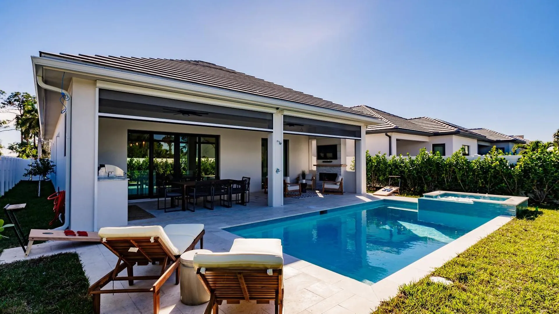 Luxe Coastal Getaway Vanderbilt 度假居