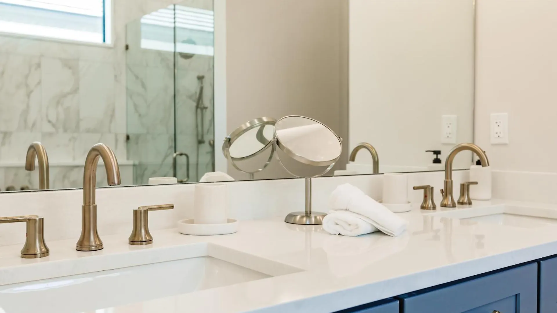 Luxe Coastal Getaway Vanderbilt North Naples