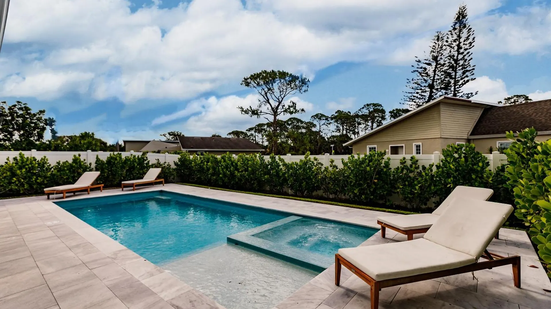Nyaraló Modern Luxury Coastal Bikinis & Martinis North Naples