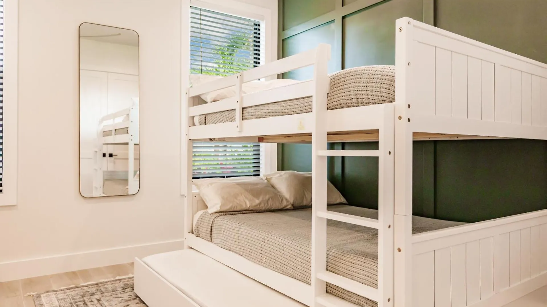 Coastal Elegance Dual Master Bedroom Retreat 3-3 North Naples