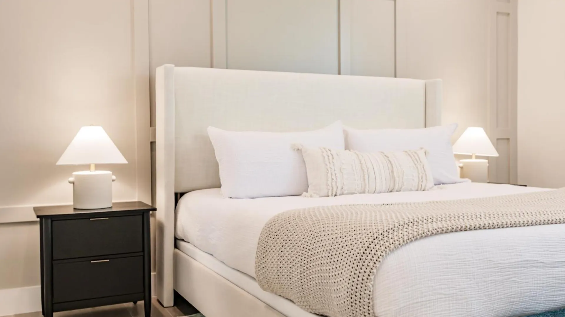 Hébergement de vacances Coastal Elegance Dual Master Bedroom Retreat 3-3