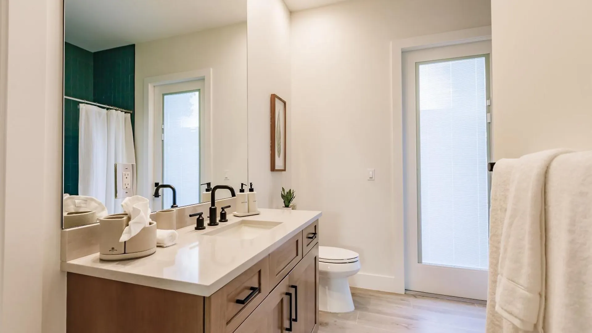 Coastal Elegance Dual Master Bedroom Retreat 3-3 * North Naples