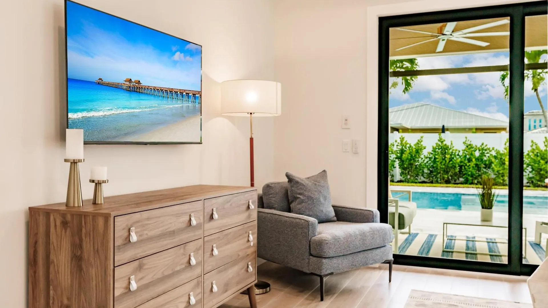 Coastal Elegance Dual Master Bedroom Retreat 3-3 Hébergement de vacances *