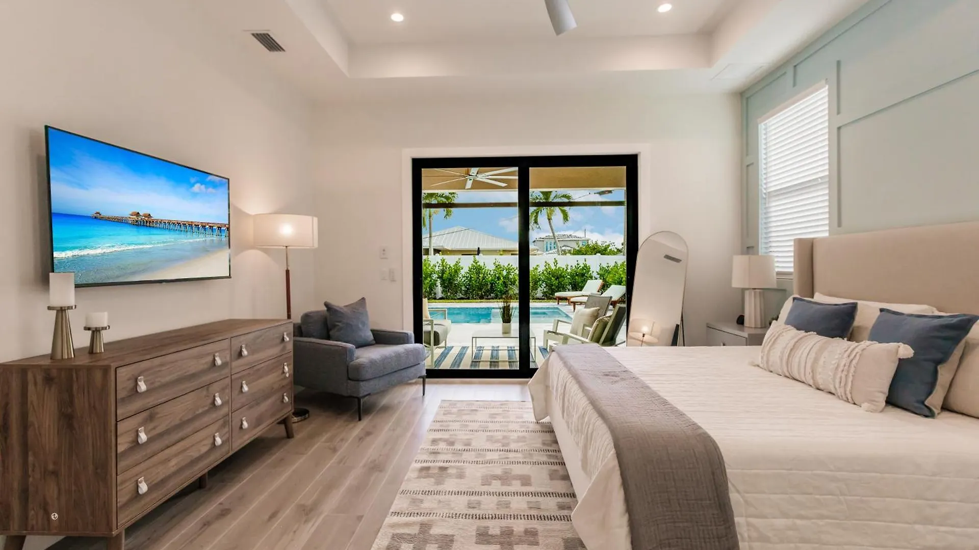 Hébergement de vacances Coastal Elegance Dual Master Bedroom Retreat 3-3