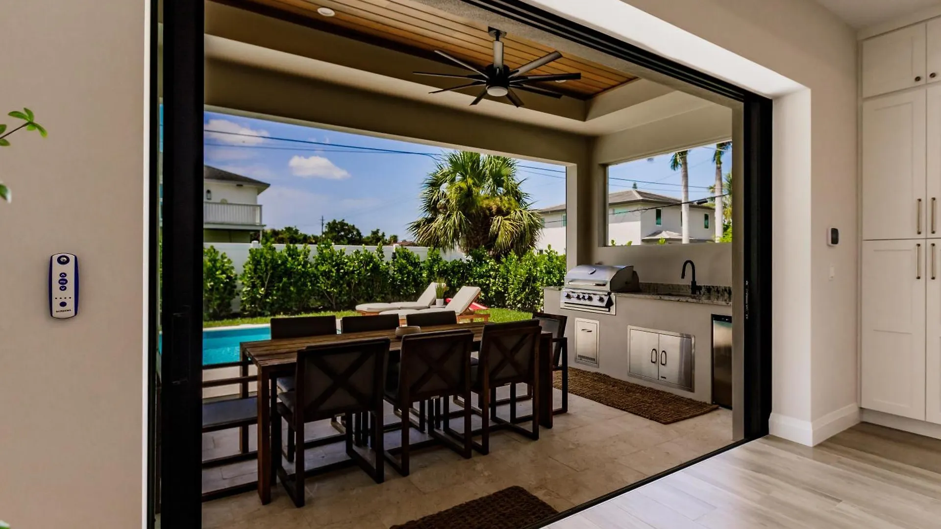 Luxury Orange Blossom Oasis 4-3 Tiki Bar * North Naples