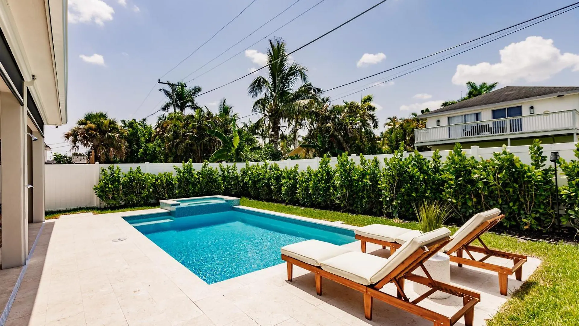 Luxury Orange Blossom Oasis 4-3 Tiki Bar