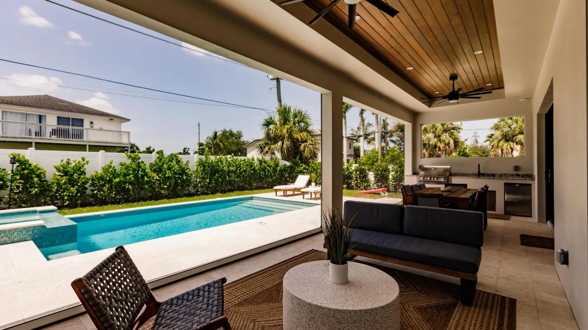 Luxury Orange Blossom Oasis 4-3 Tiki Bar * North Naples