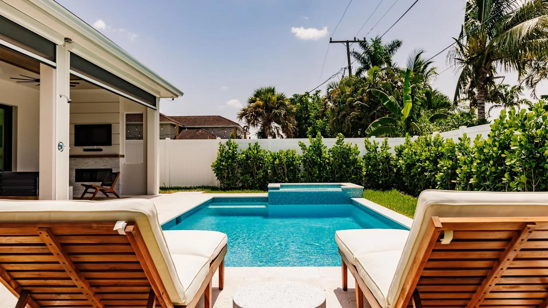 Luxury Orange Blossom Oasis 4-3 Tiki Bar