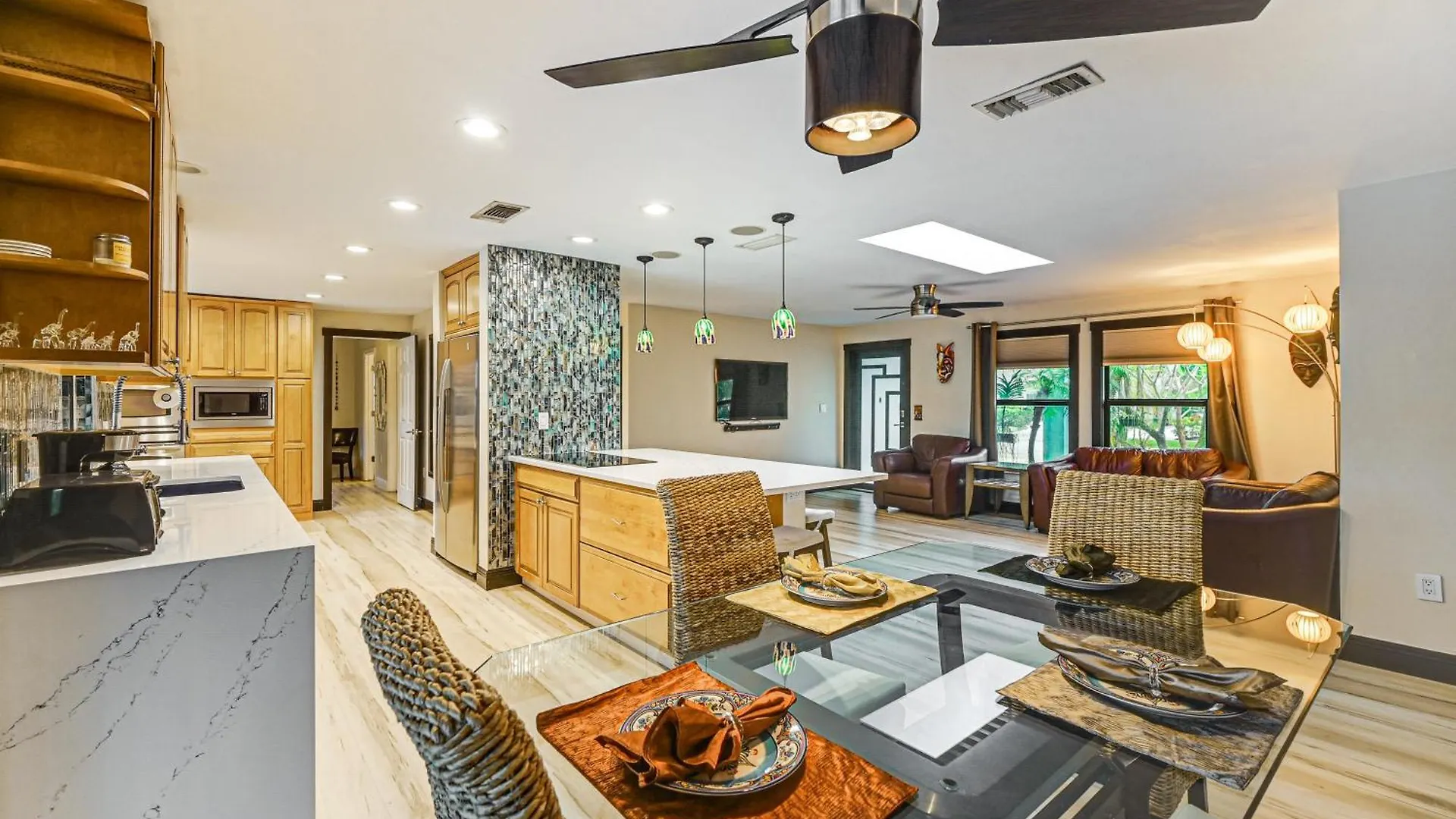 With Outdoor Kitchen And Private Pool! North Naples