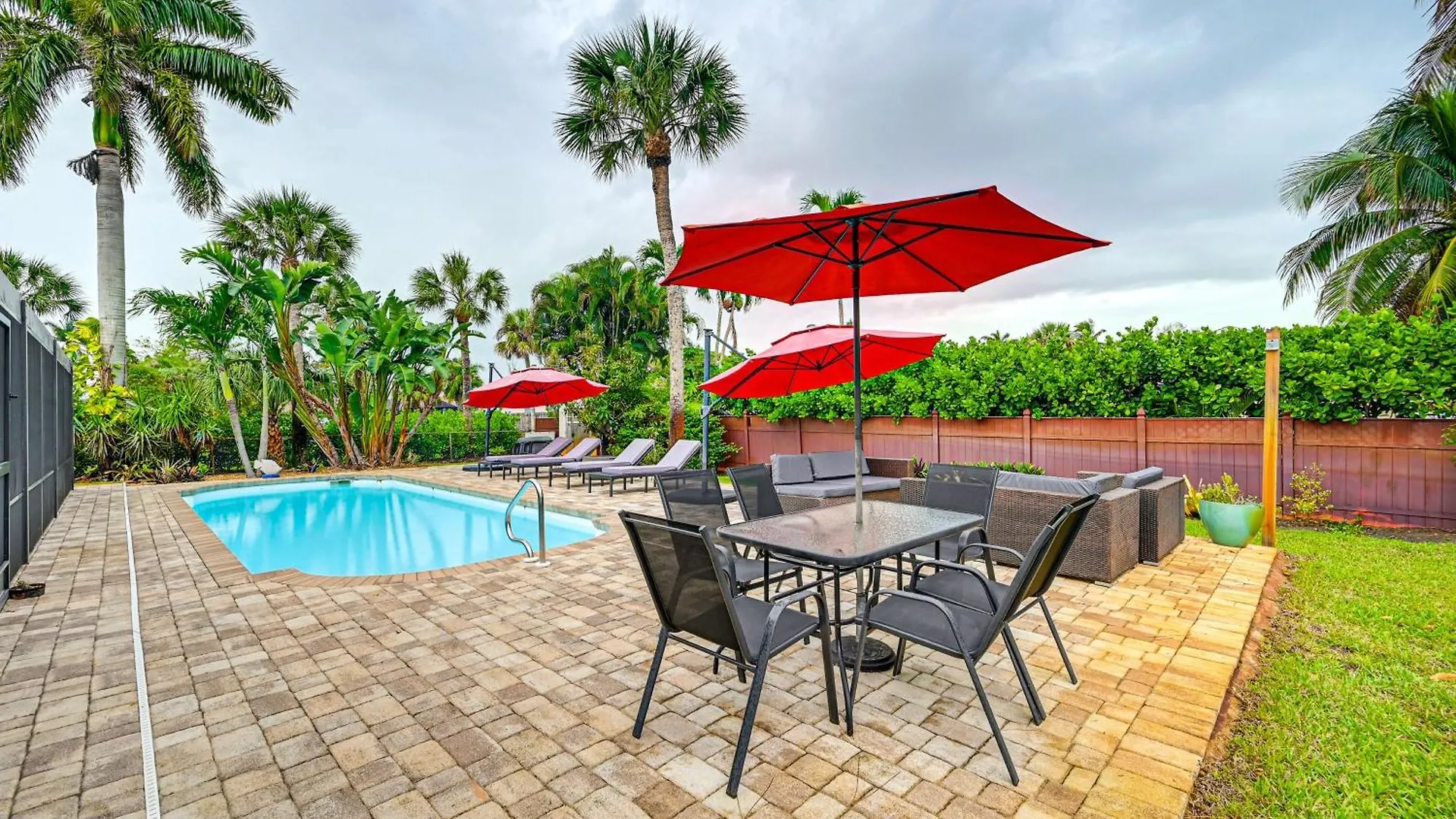 With Outdoor Kitchen And Private Pool! * North Naples