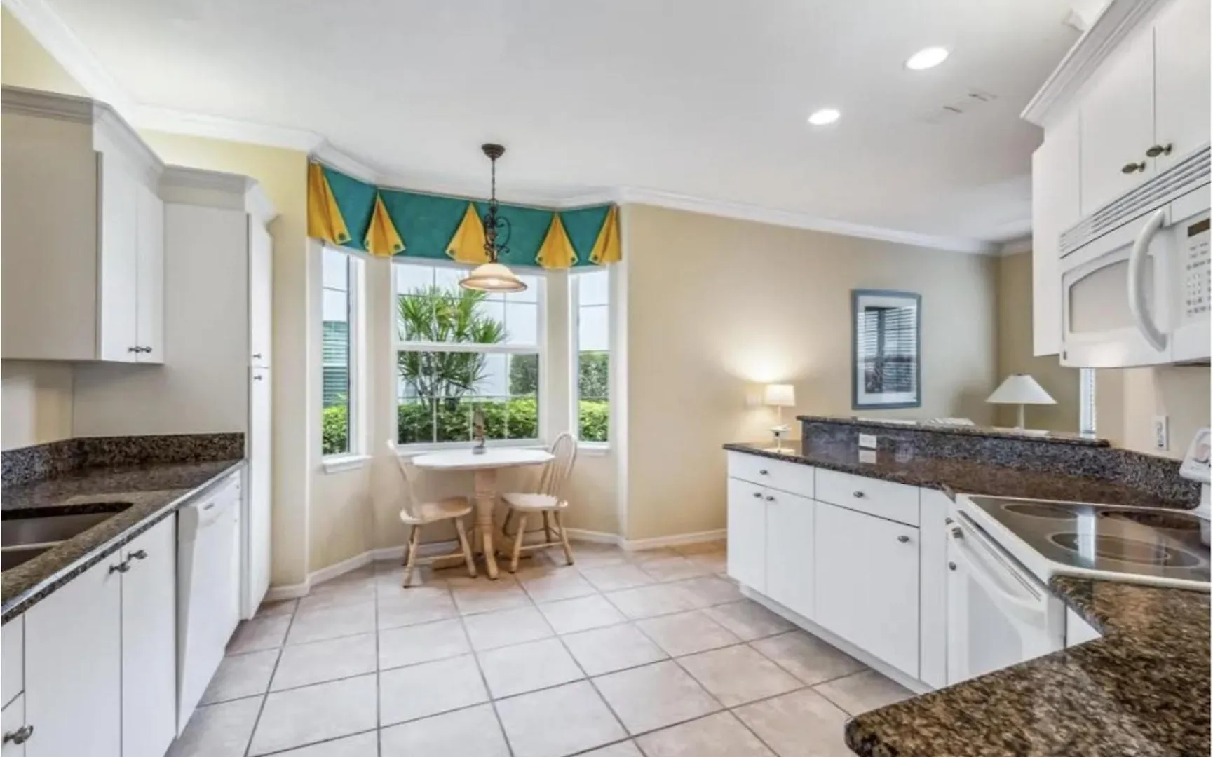 2 Bedroom First Floor Tennis, Bocce Pickleball And Championships * Naples