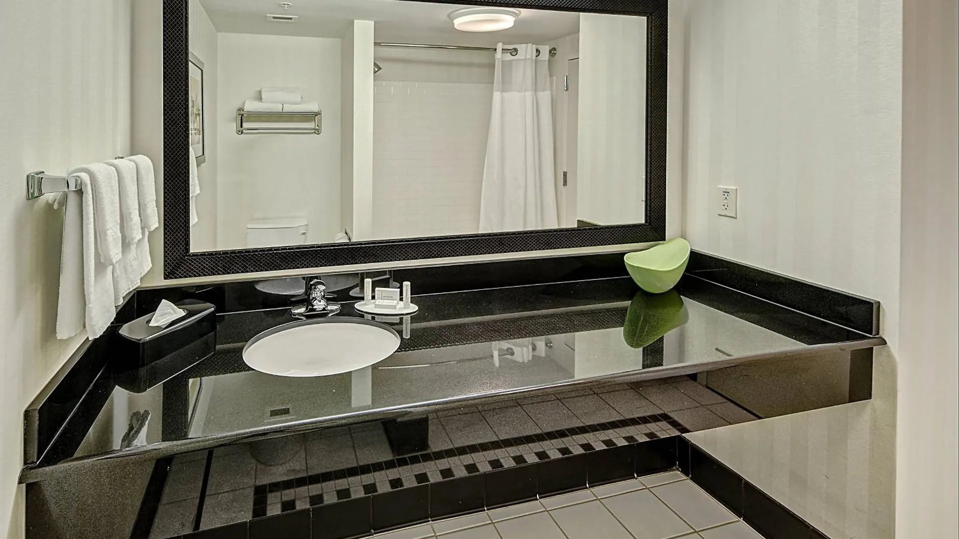 Fairfield And By Marriott Hotell 3*