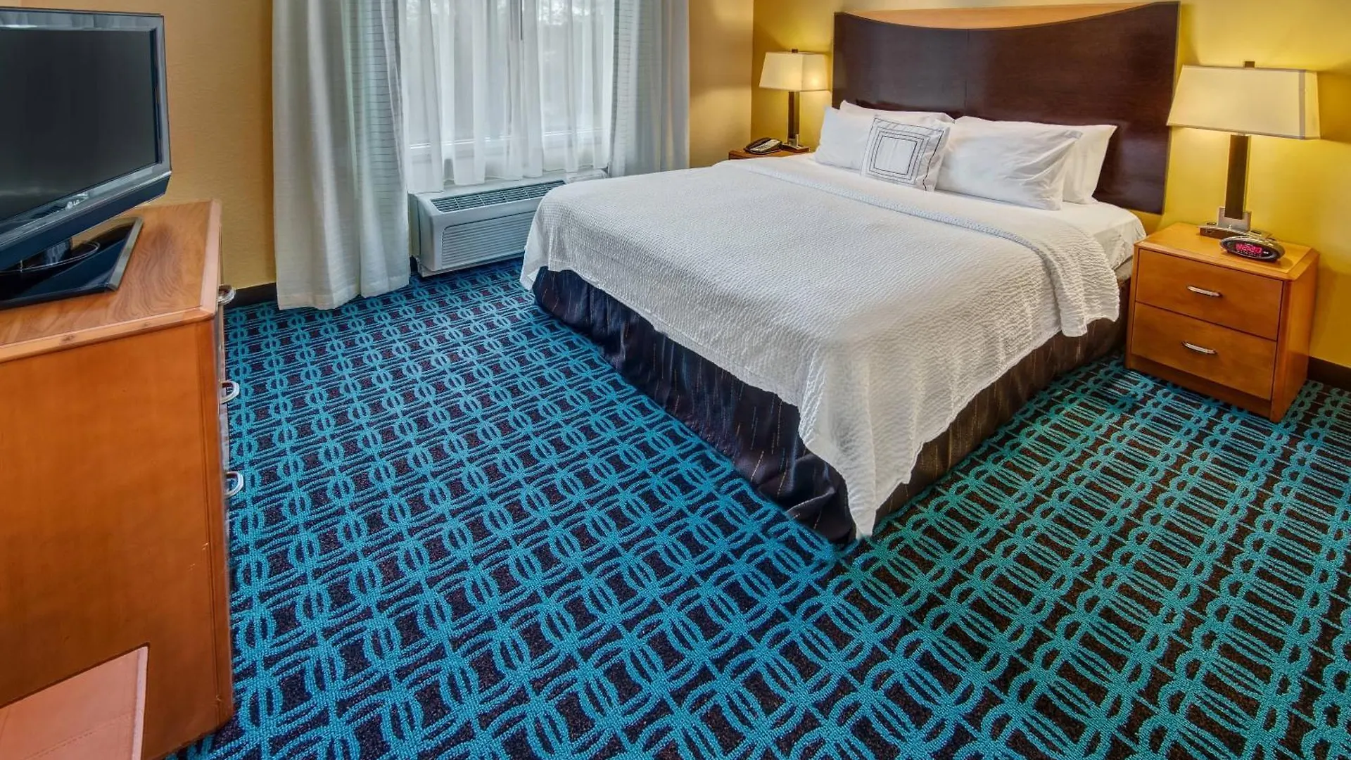 Fairfield And By Marriott Hotell 3*