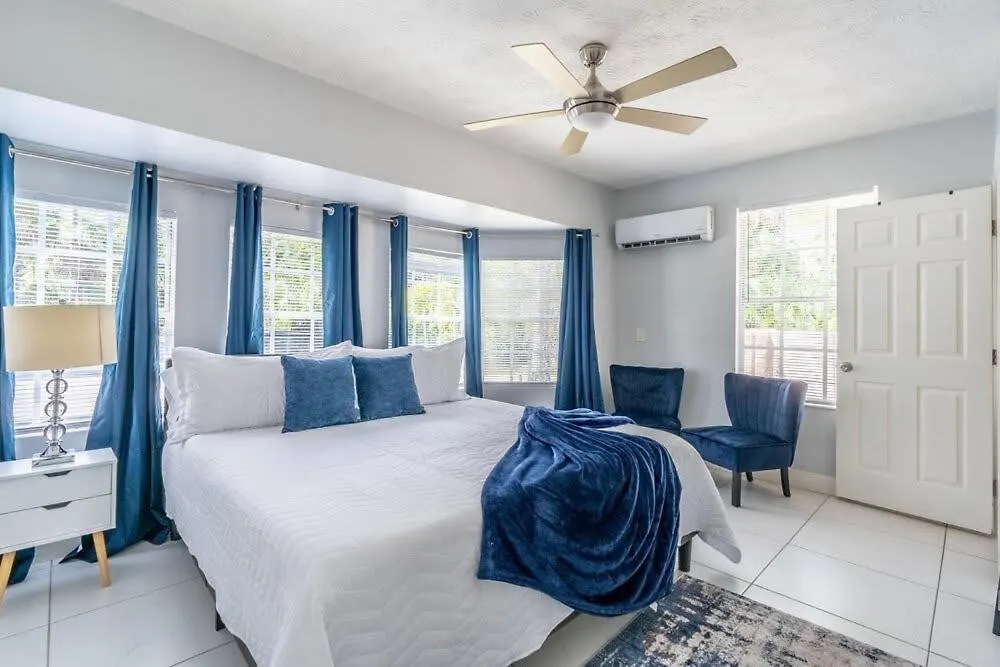 Apartment Cozy In North Naples