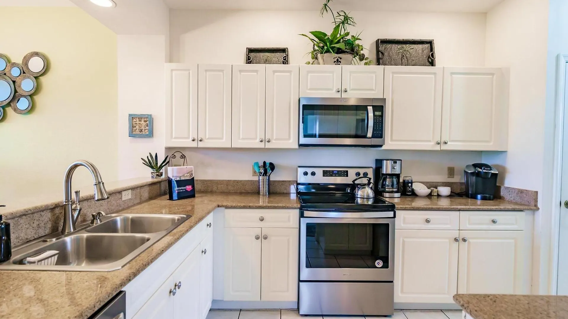 Nyaraló Stunning 3br With Tropical Views *