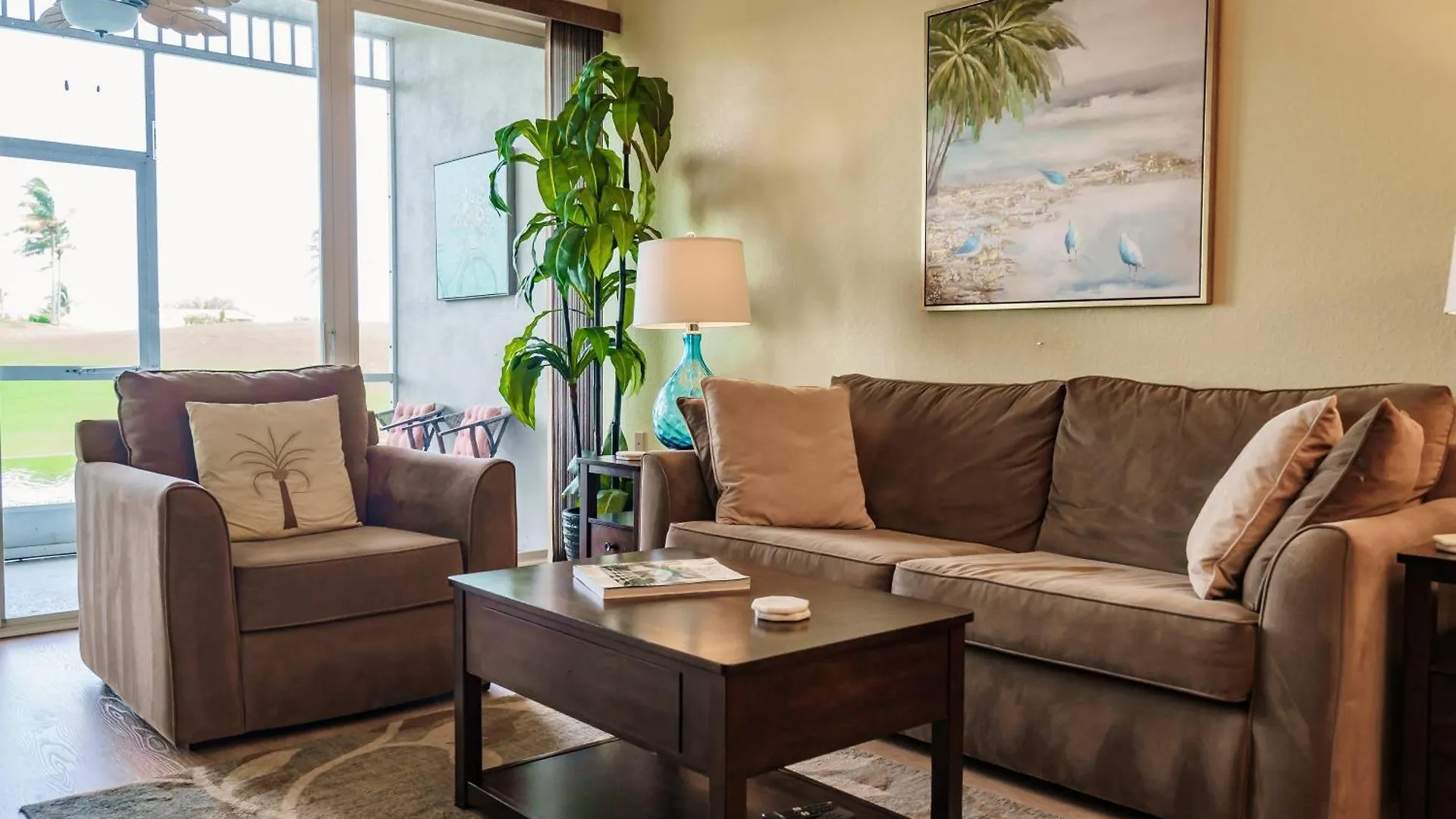 Stunning 3br With Tropical Views *
