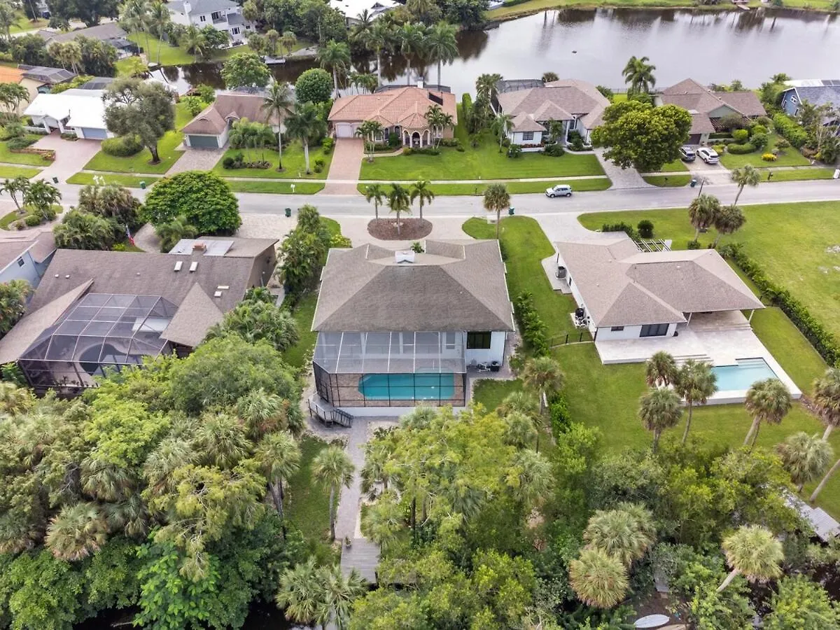 Luxurious Retreat! * North Naples