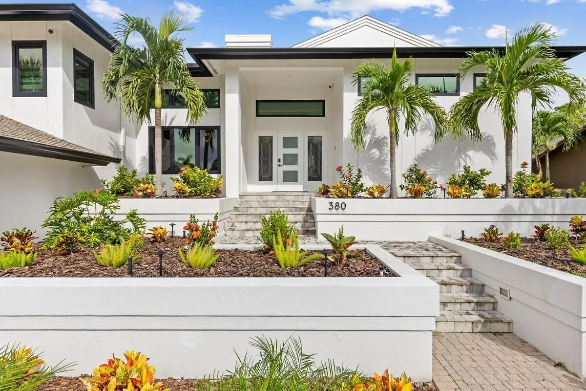 Luxurious Retreat! * North Naples
