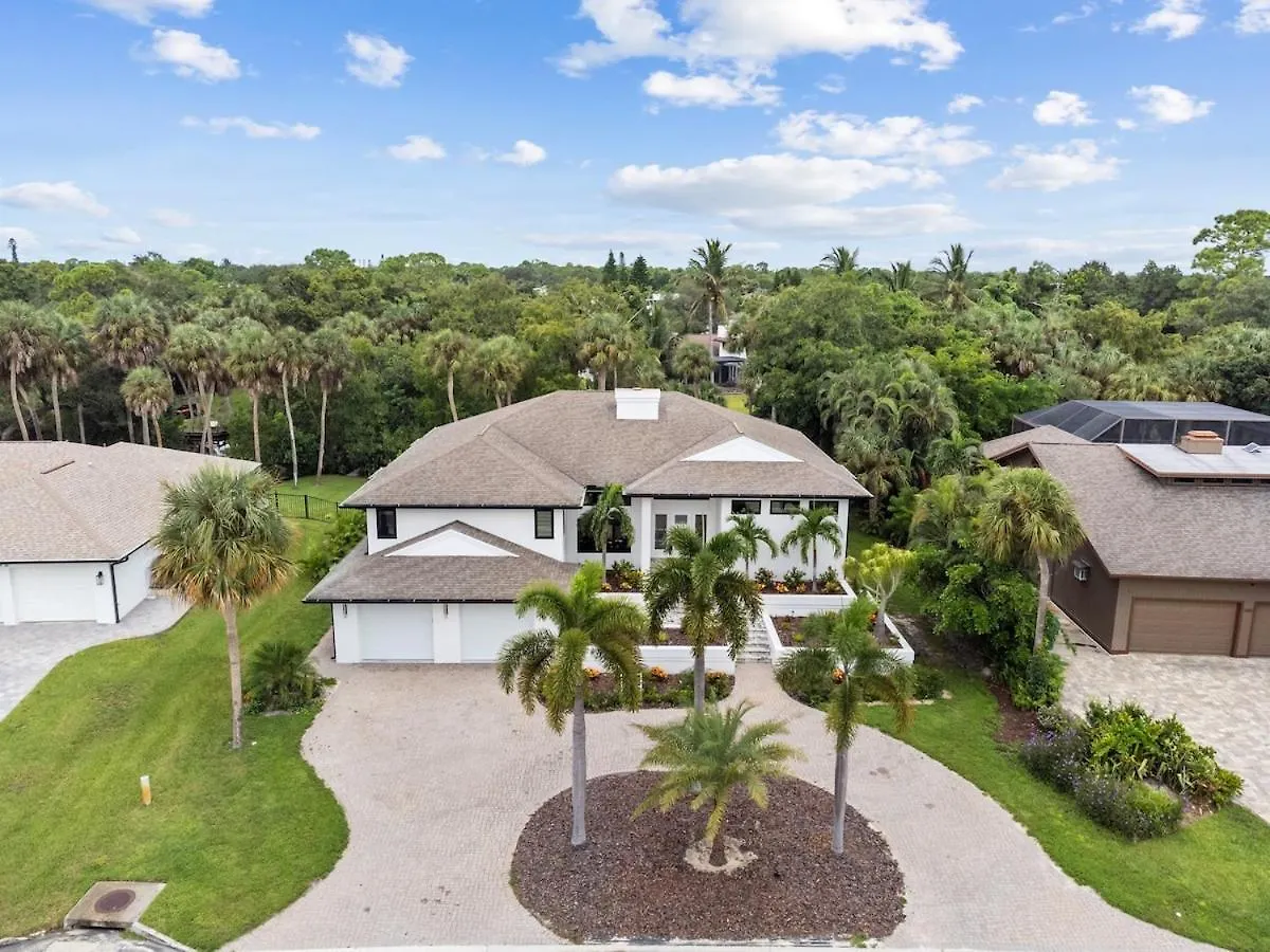 Luxurious Retreat! * North Naples