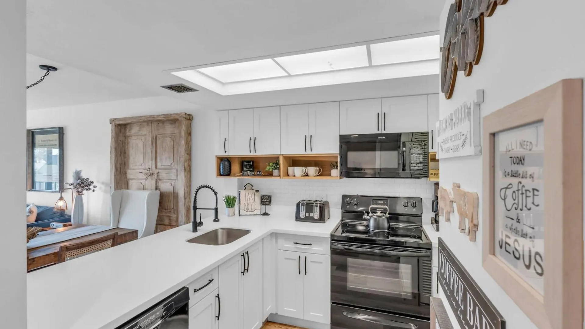 Remodeled Luxury With Views