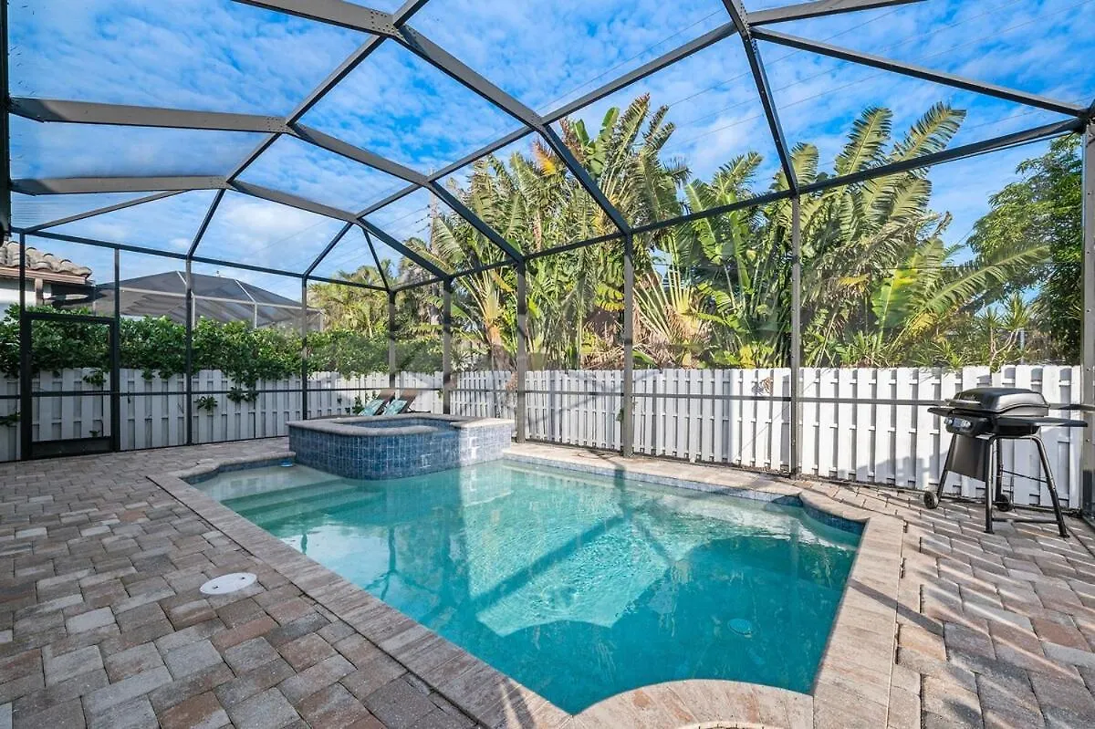 Luxe 1mile Vanderbilt Beach, Pool Bbq Villa North Naples
