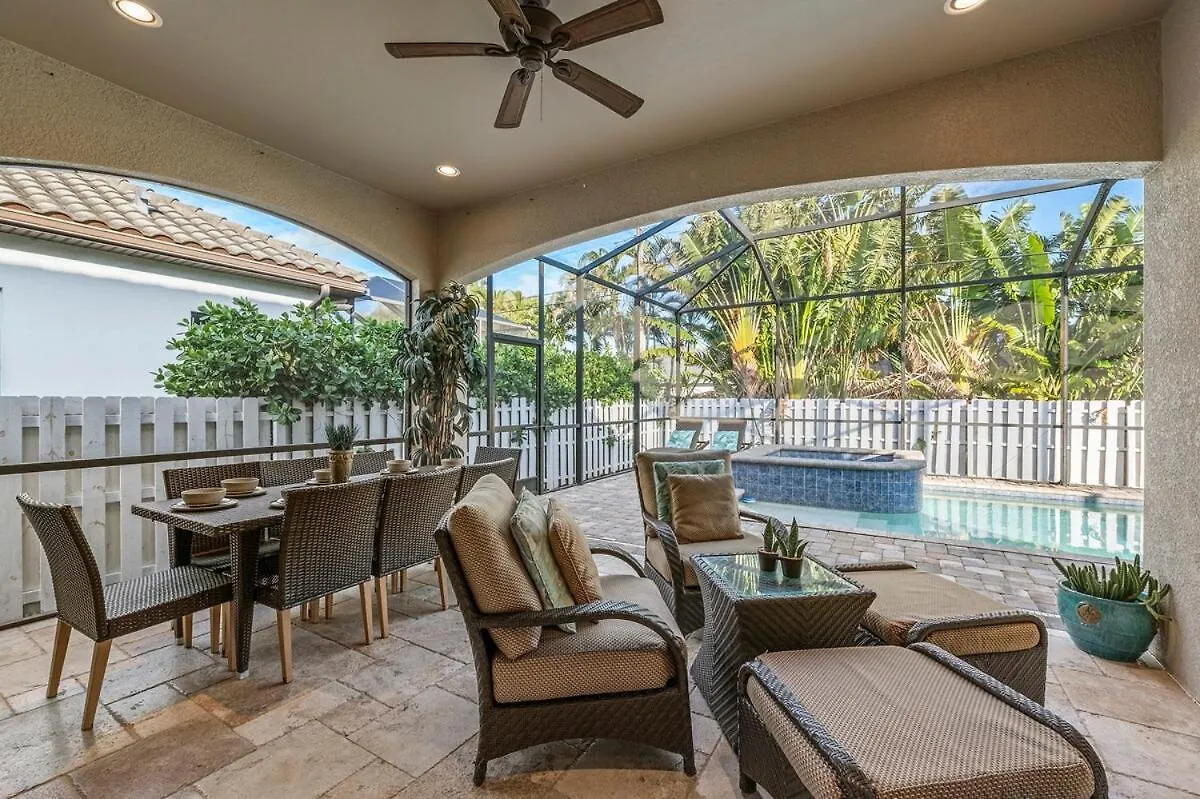 Luxe 1mile Vanderbilt Beach, Pool Bbq Villa