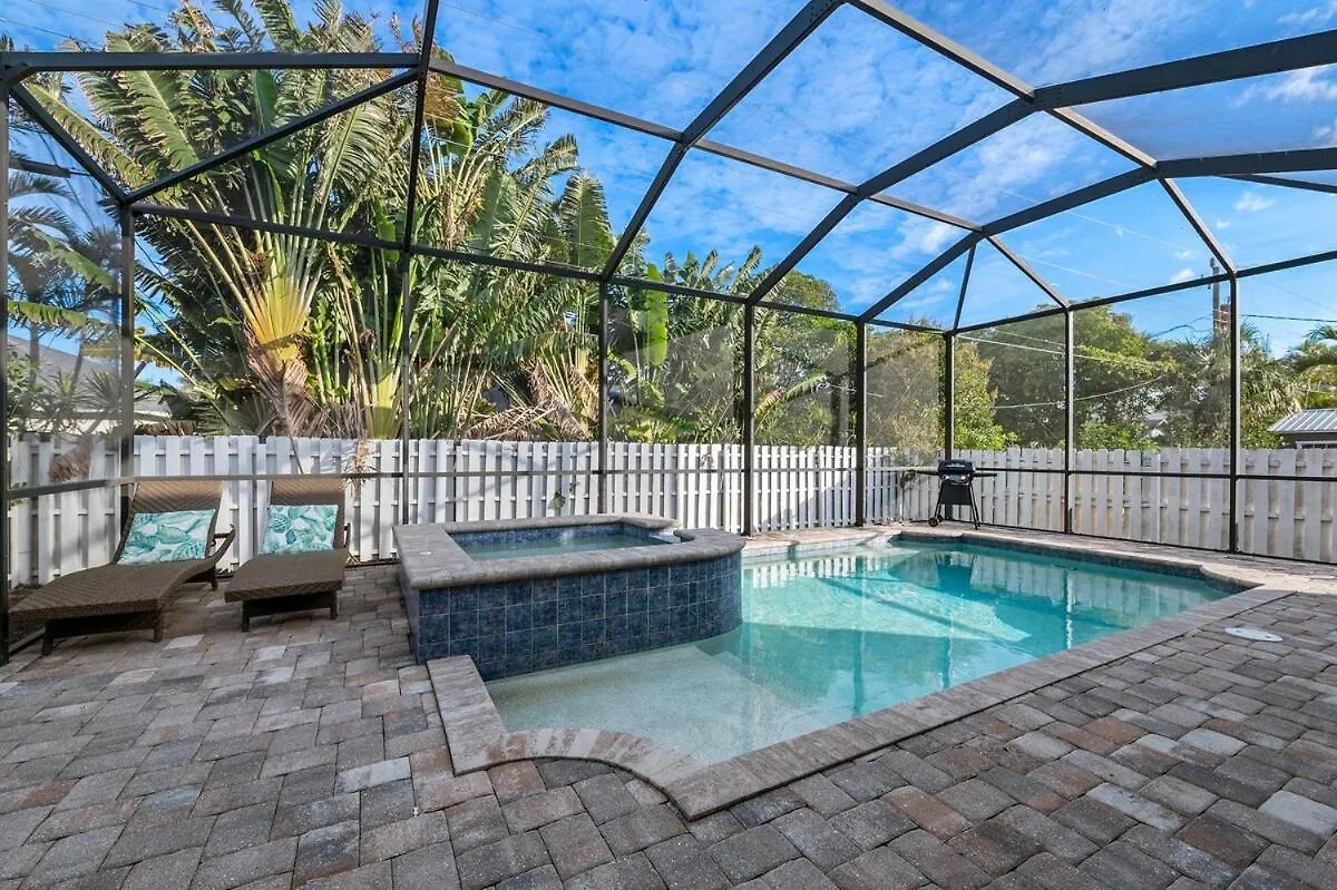 Villa Luxe 1mile Vanderbilt Beach, Pool Bbq *