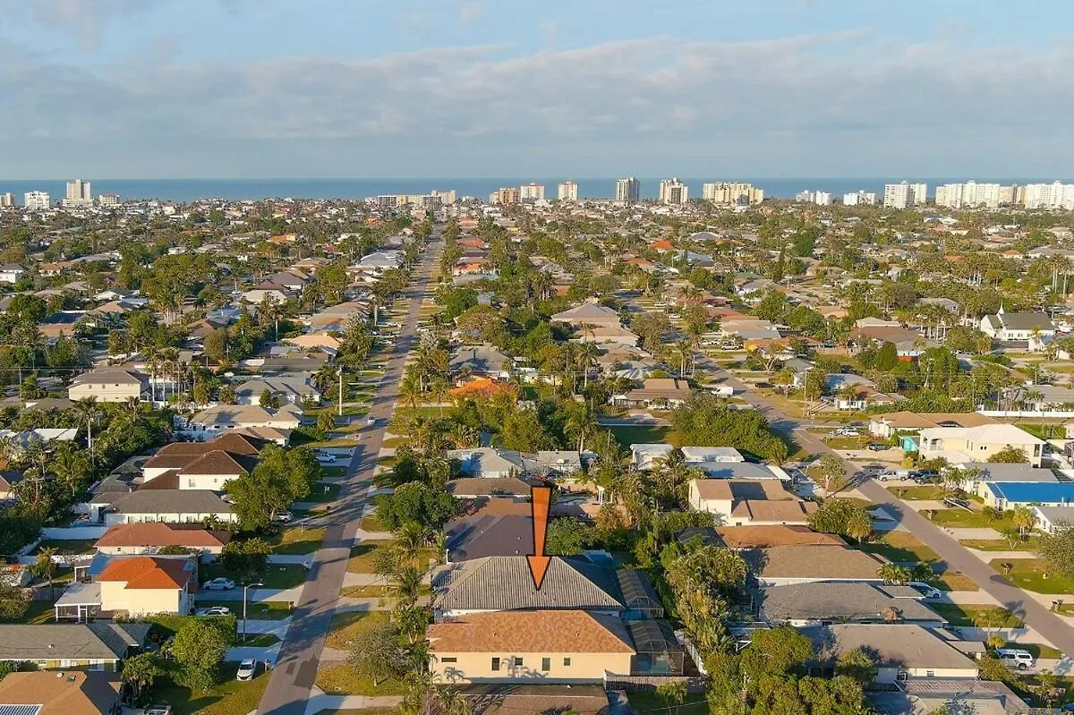 Luxe 1mile Vanderbilt Beach, Pool Bbq Villa North Naples