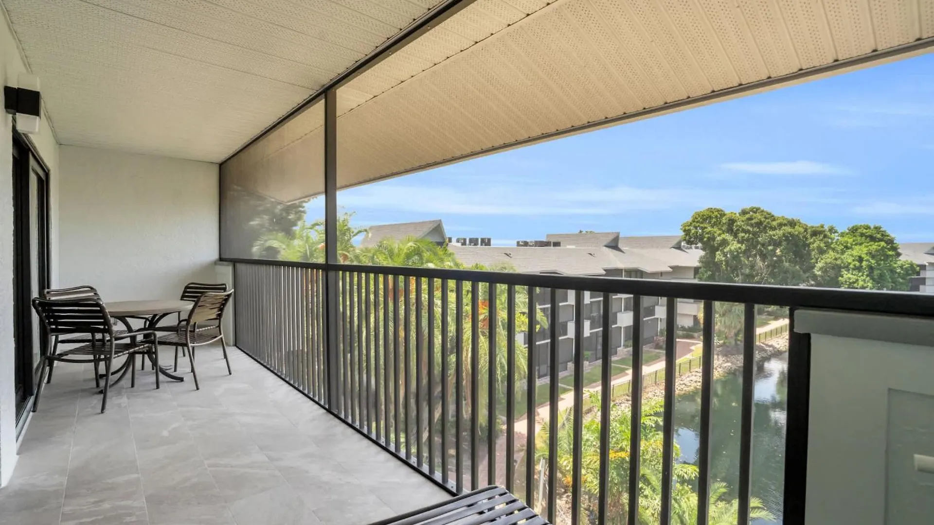 Spectacular Lanai Views *