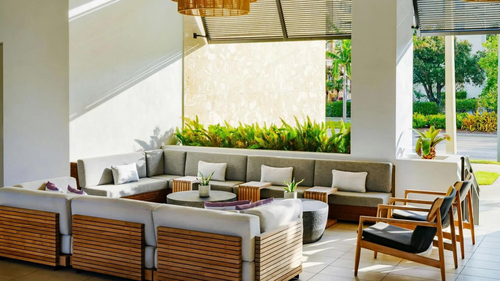 Ac By Marriott 5th Avenue 4* Naples