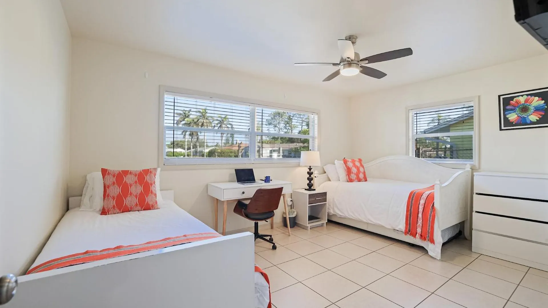 Feriehus Charming Oasis - Close To Beaches & Shops