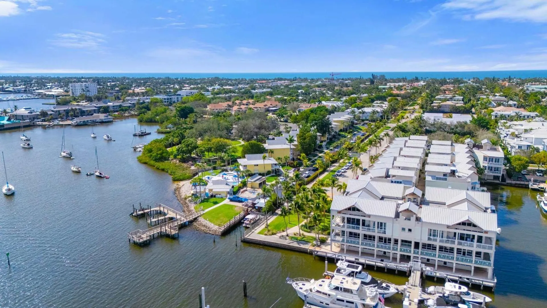 Charter Club Bay - Amazing Location And Amenities