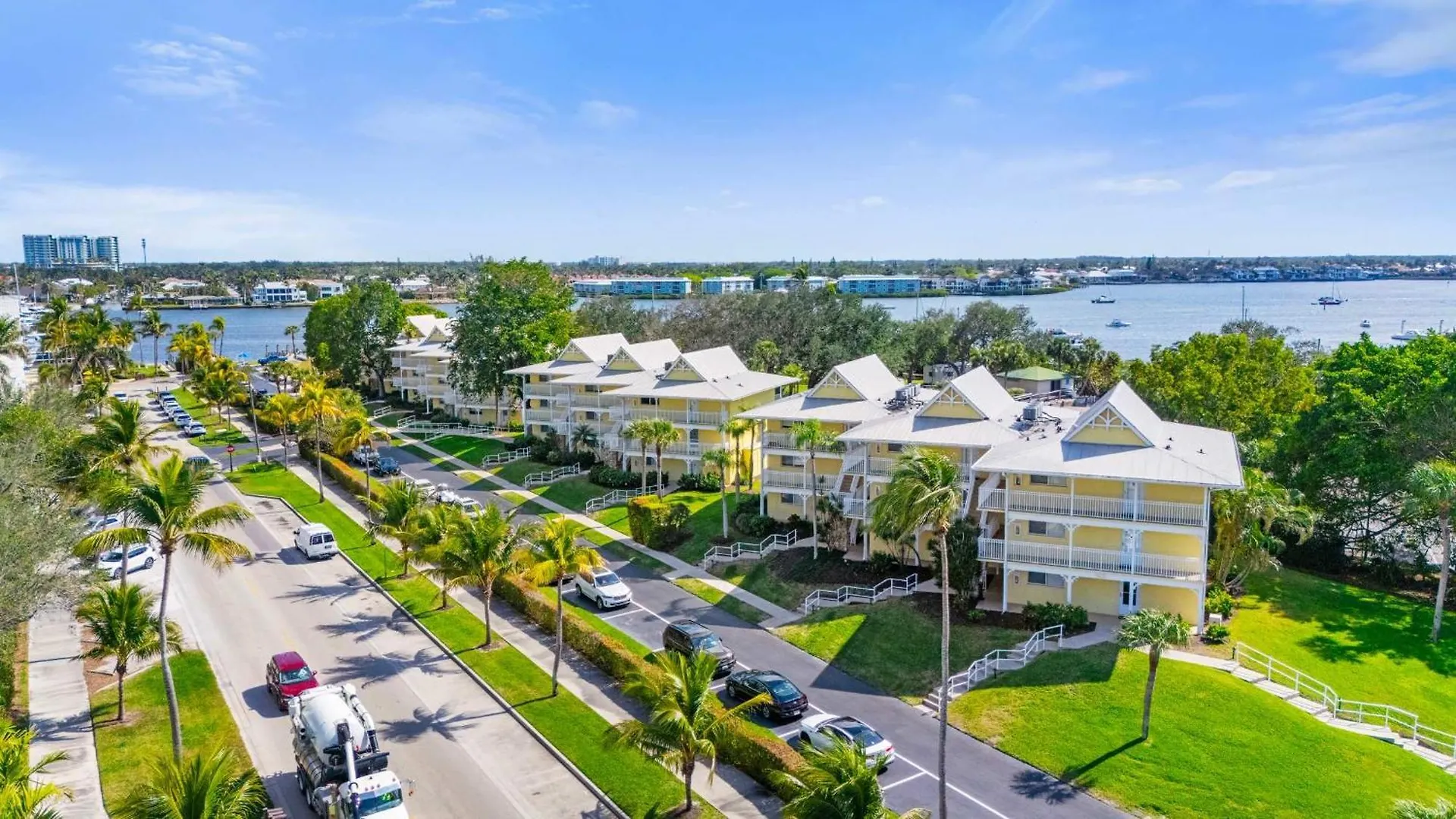 Charter Club Bay - Amazing Location And Amenities *