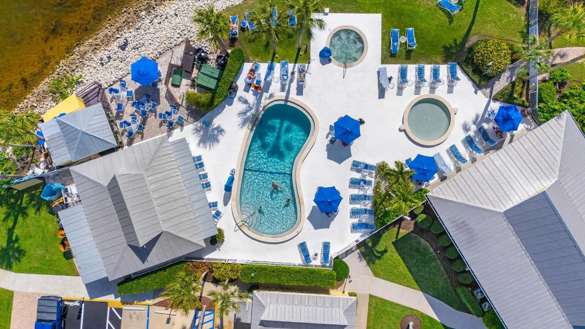 Charter Club Bay - Amazing Location And Amenities * North Naples
