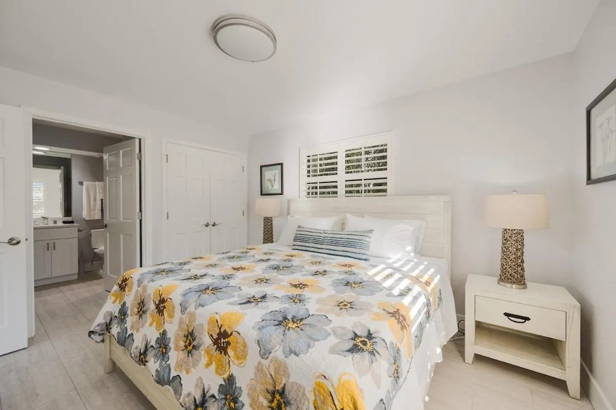 Lemarquis, Old Condo, Near Beach&downtown *