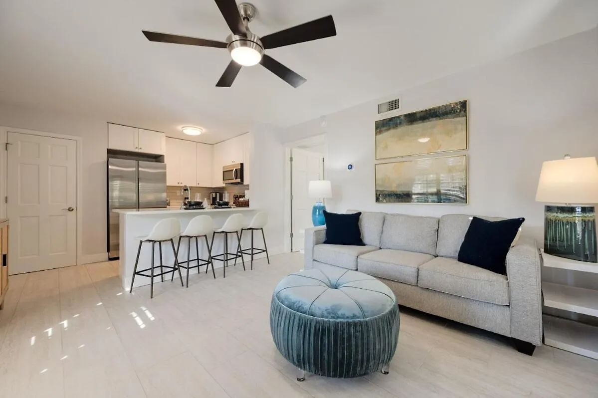 Lemarquis, Old Condo, Near Beach&downtown North Naples