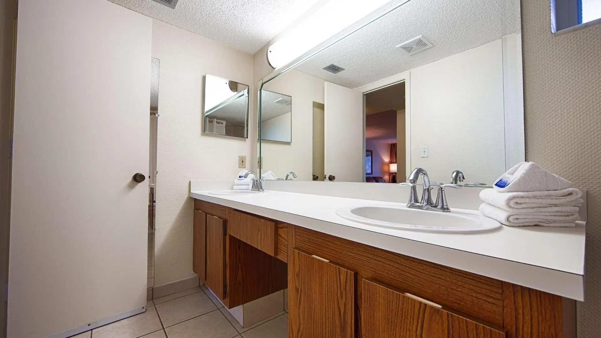 Best Western &