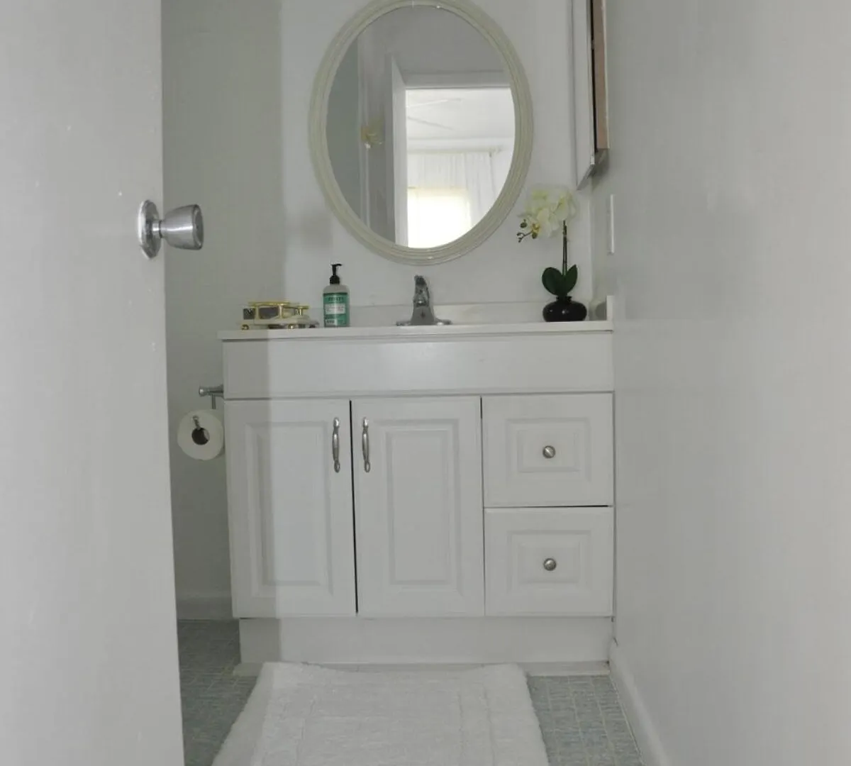Contemporary 2 Bedroom Near 5th Ave & Mercato North Naples