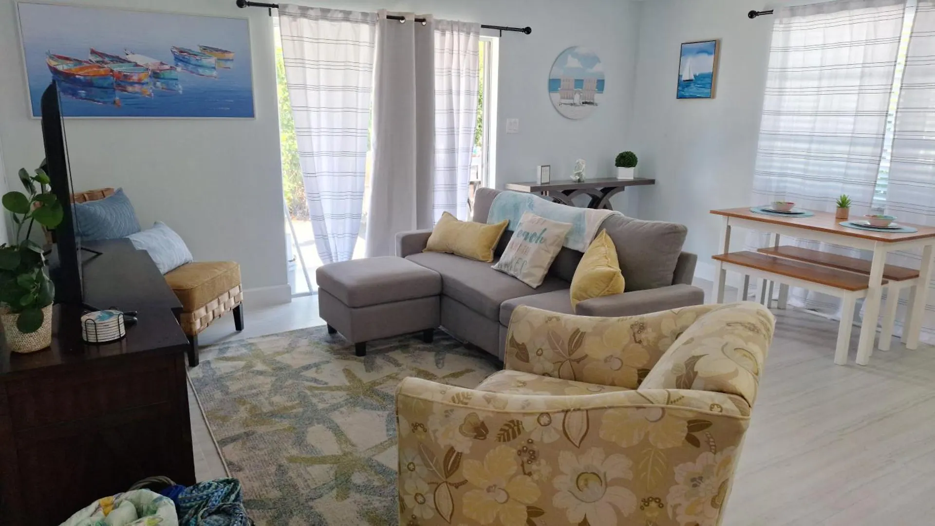 Apartamento Getaway,walk Orbike To Beach,fenced For Doggie, Large Driveway North Naples
