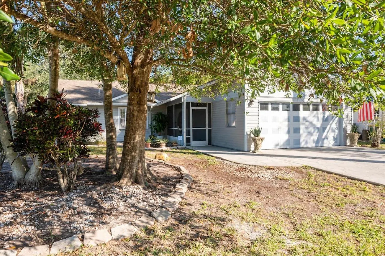Private Pool Near 5th Ave Old And North Naples