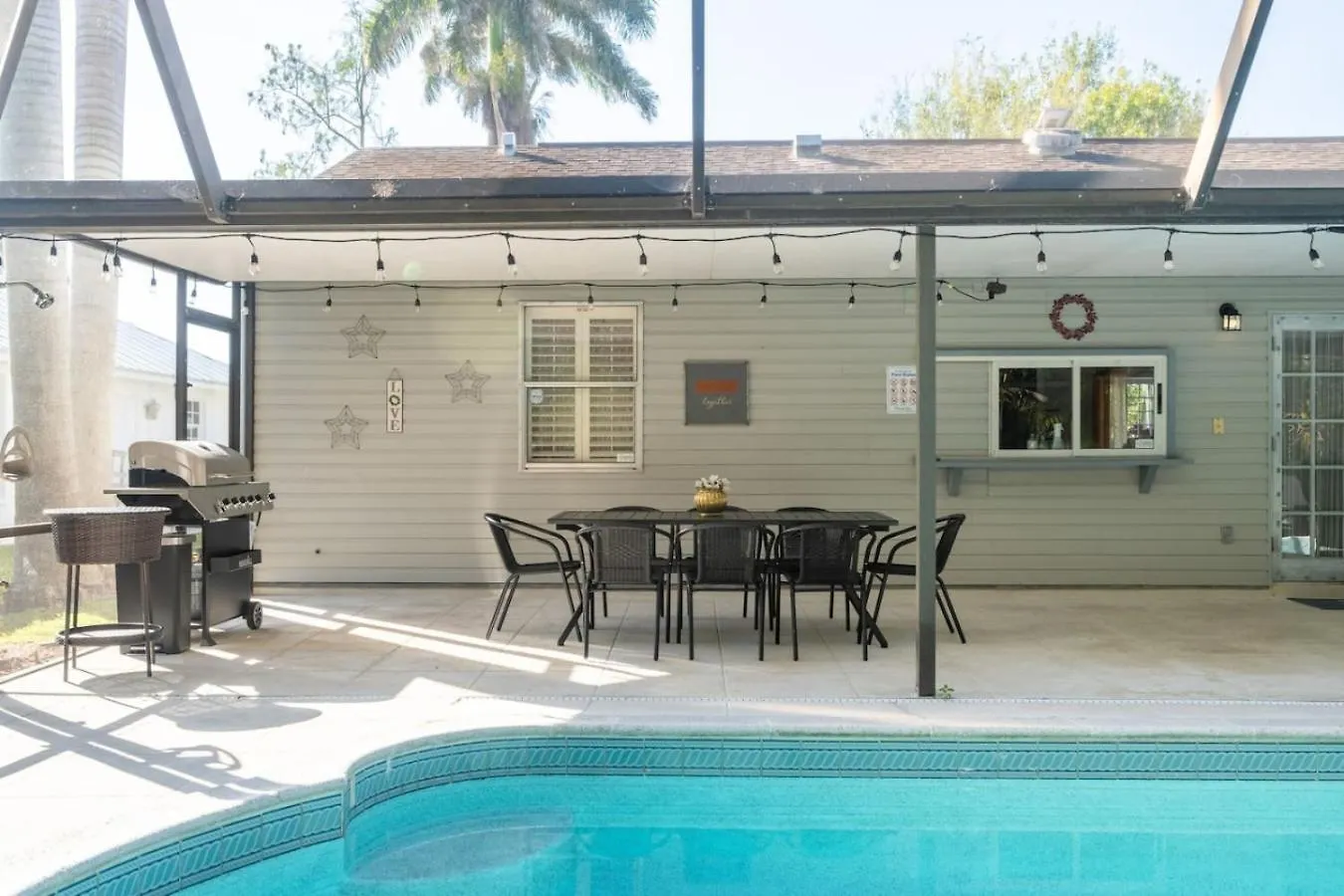 Private Pool Near 5th Ave Old And * North Naples