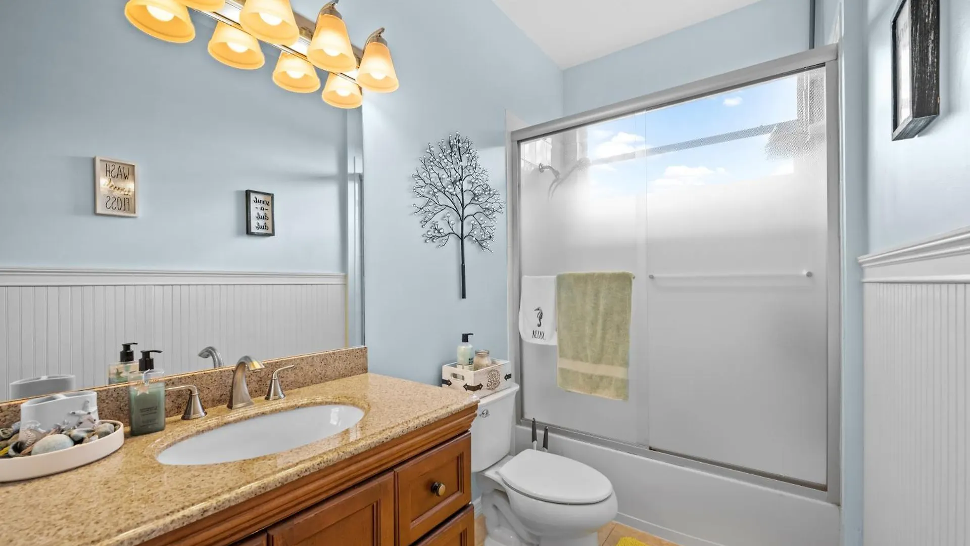 Cozy 3 Bedroom Den In 公寓 *