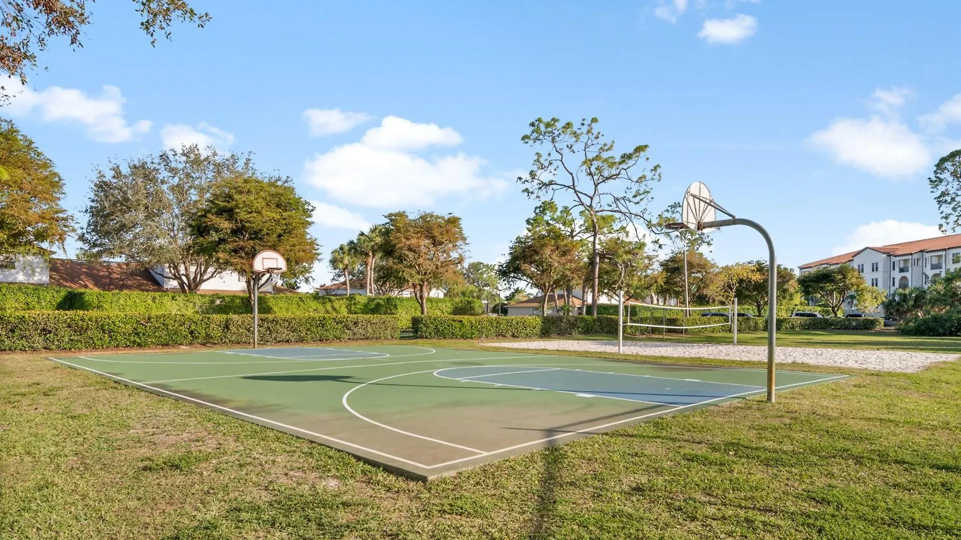 Cozy 3 Bedroom Den In North Naples