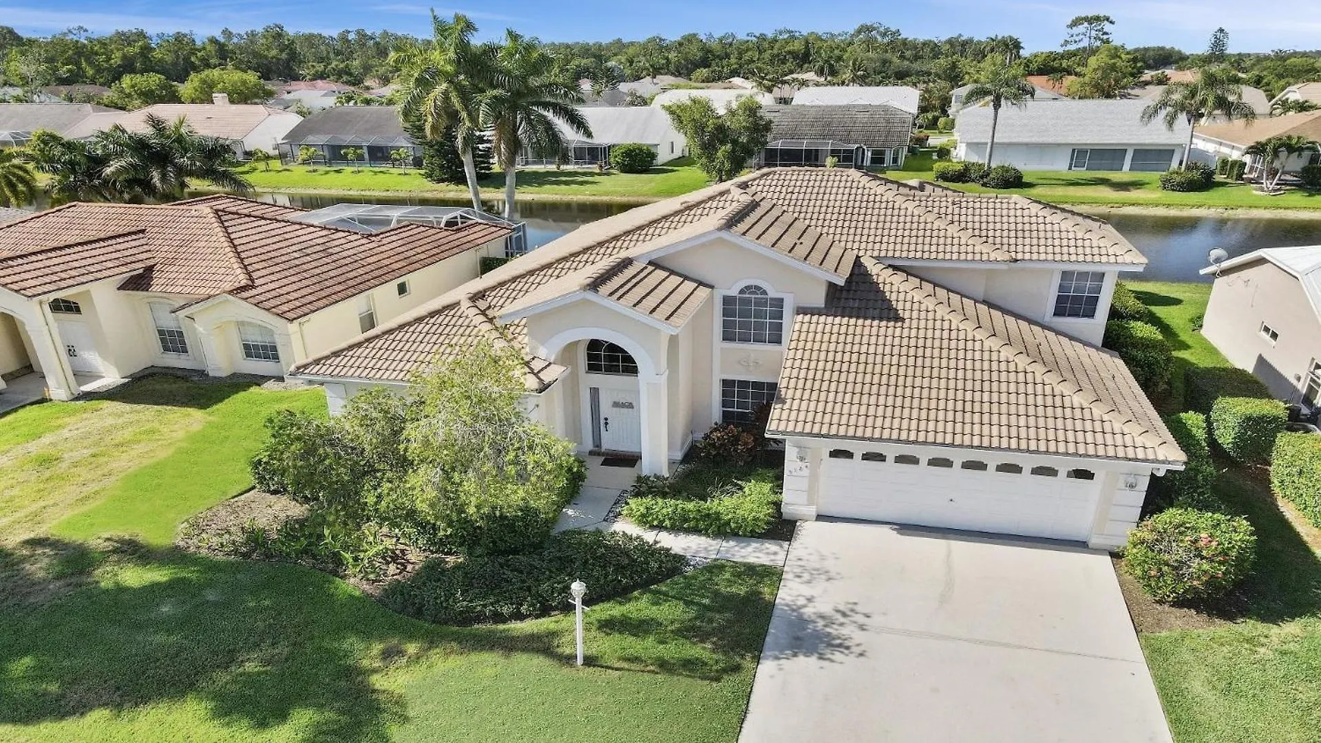 Mit Privatpool Fuer 8 Personen Ca 220 Qm In Naples, Florida Southwest Florida 度假居 *