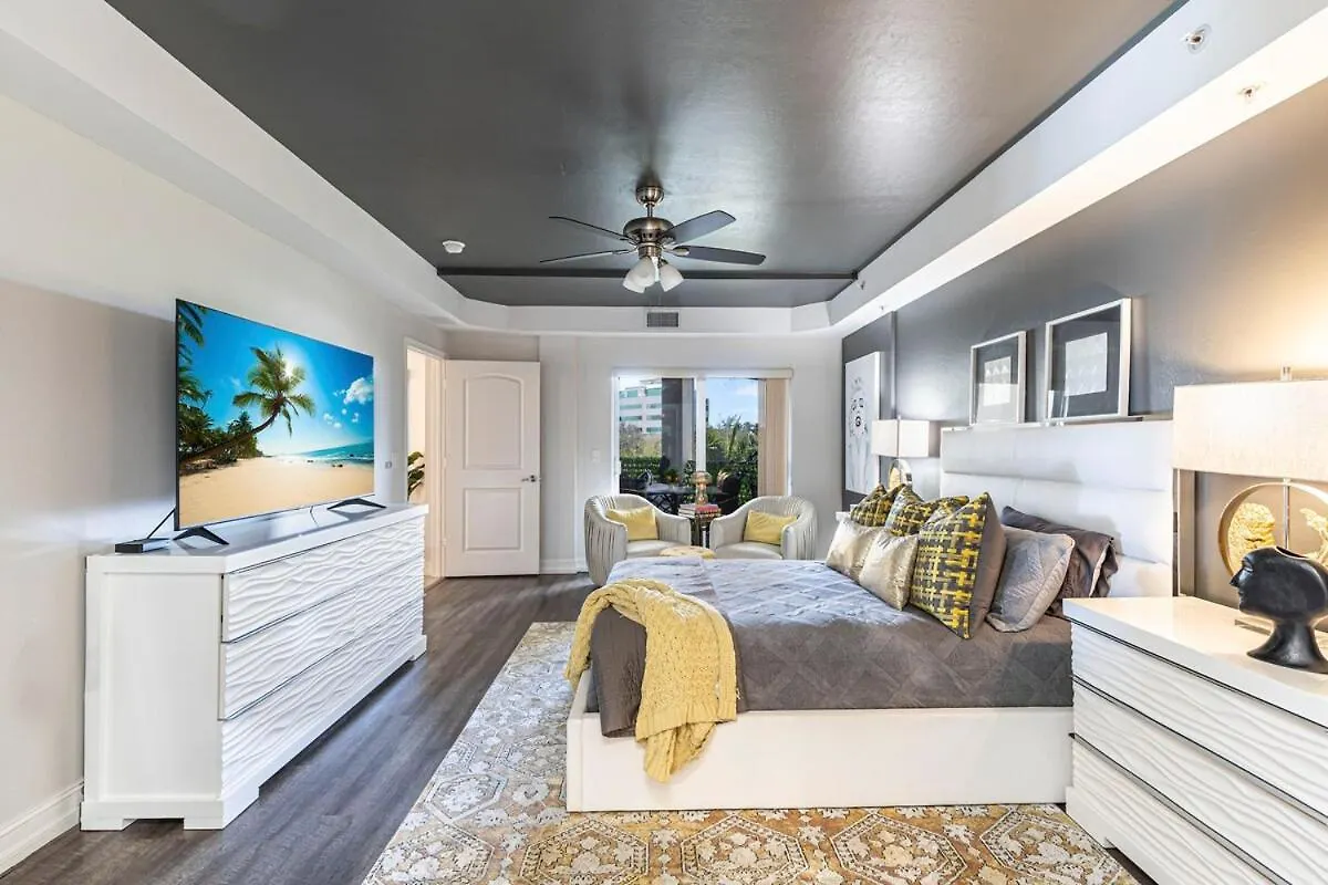 Luxury Penthouse Near 公寓