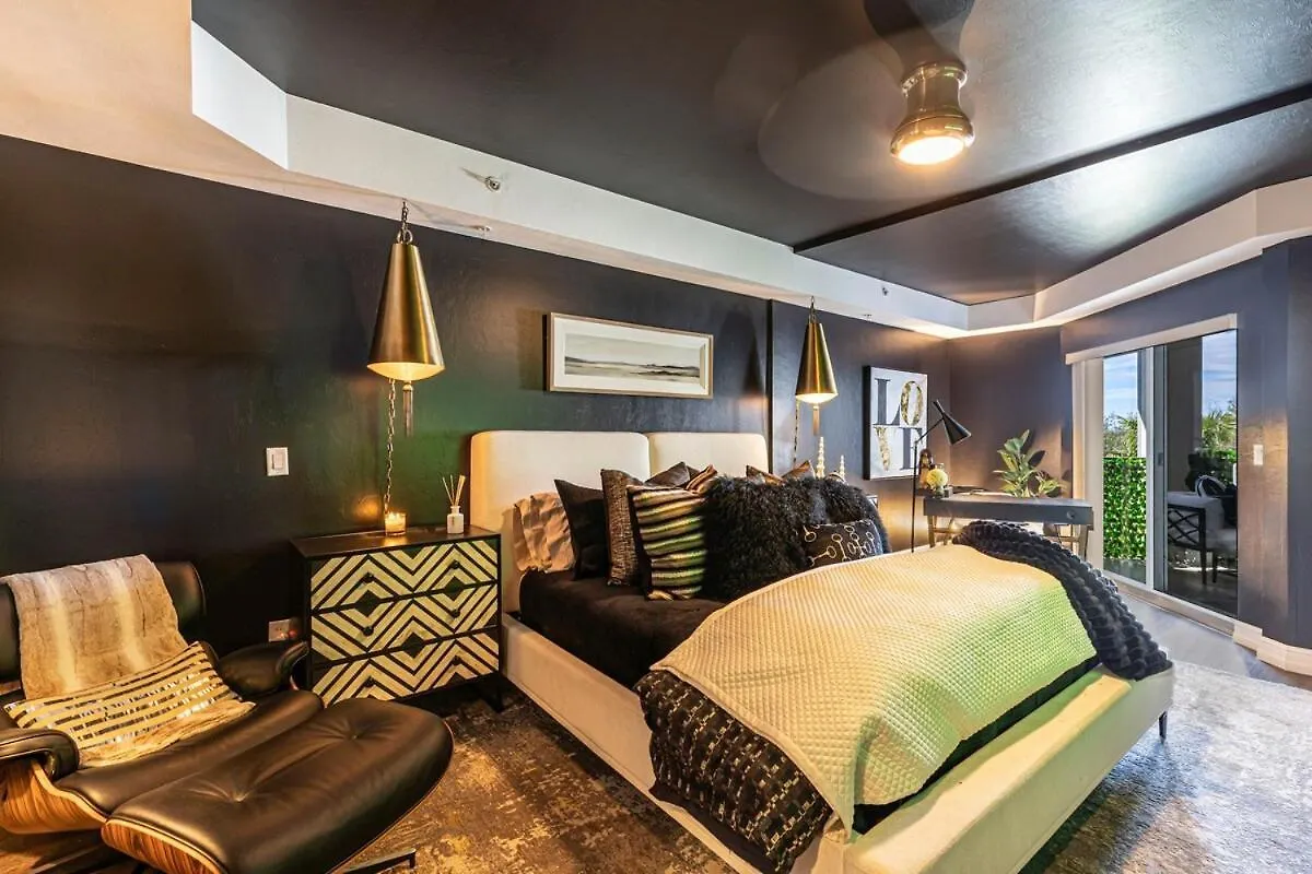Luxury Penthouse Near 公寓