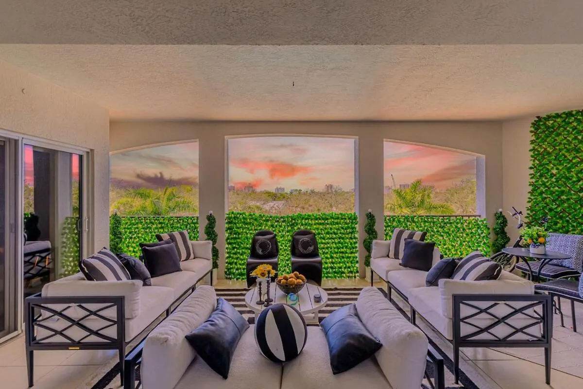 公寓 Luxury Penthouse Near North Naples